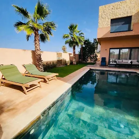 Villa Villa *